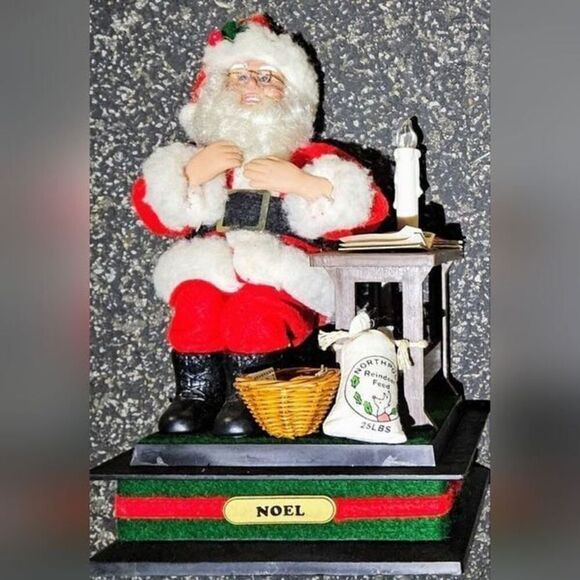 Vintage 1991 Holiday Scene Carols Crestone Family SANTA FIGURE CHRISTMAS Music - Picture 6 of 8